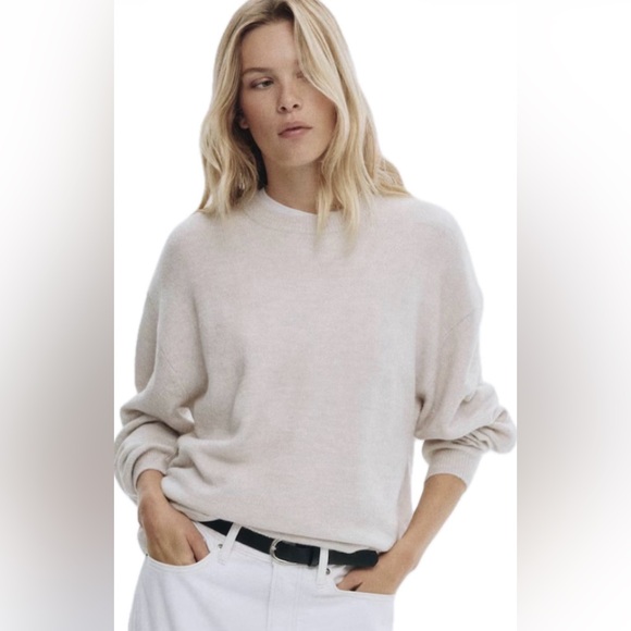 H&M Women's Off-White Crew Neck Sweater - Picture 2 of 4